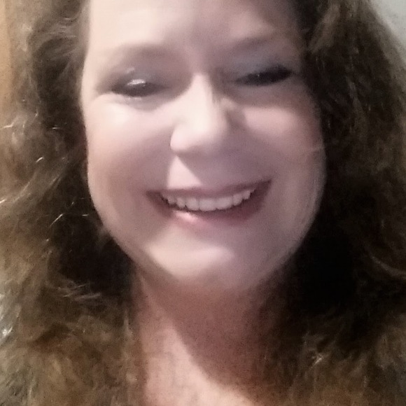 Meet your Posher, Tracey - Picture 1 of 6